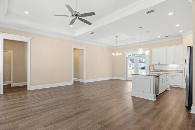 Foto del edificio - 64 Shelby Dr