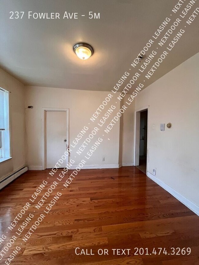 Foto del edificio - 237 Fowler Ave