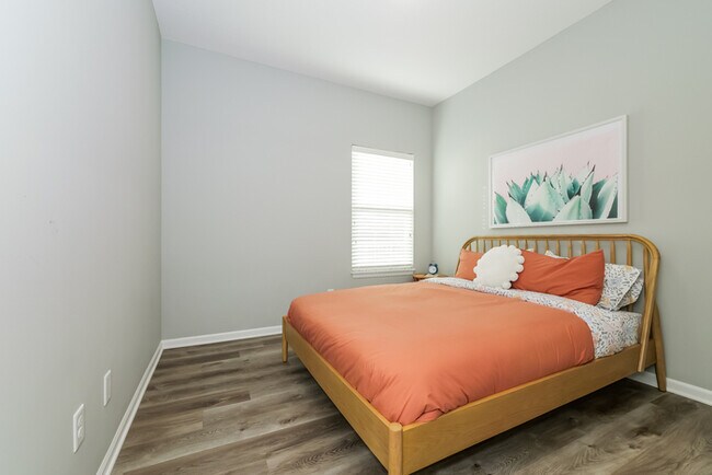 Building Photo - Fantastic 4bd/3ba home! Coming soon!