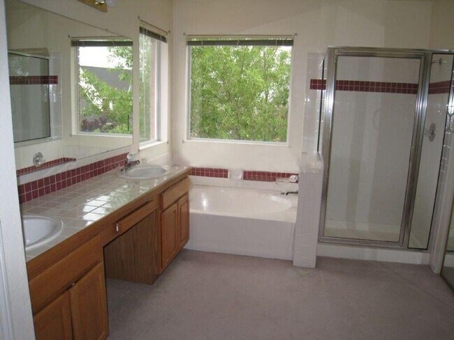 Foto del edificio - 8700 Oakcrest Pl NW