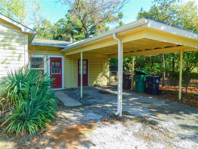 Building Photo - 2216 Palmer Dr