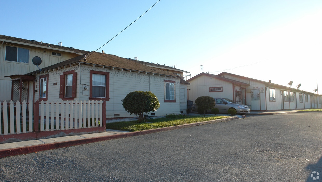 1038 E Laurel Dr, Salinas, CA 93905 Apartments in Salinas, CA
