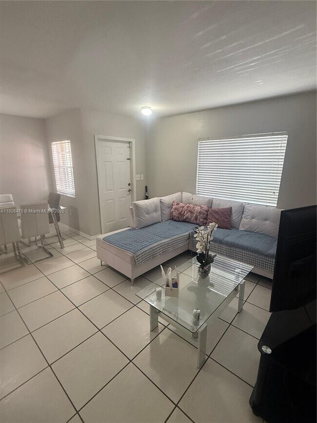 Foto del edificio - 7145 NW 173rd Dr