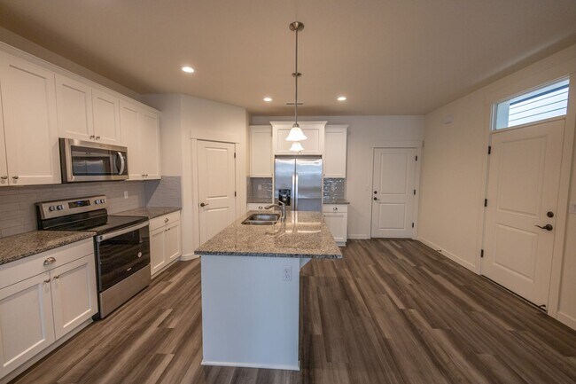 Foto del edificio - Three Bedroom Home in Ridgefield