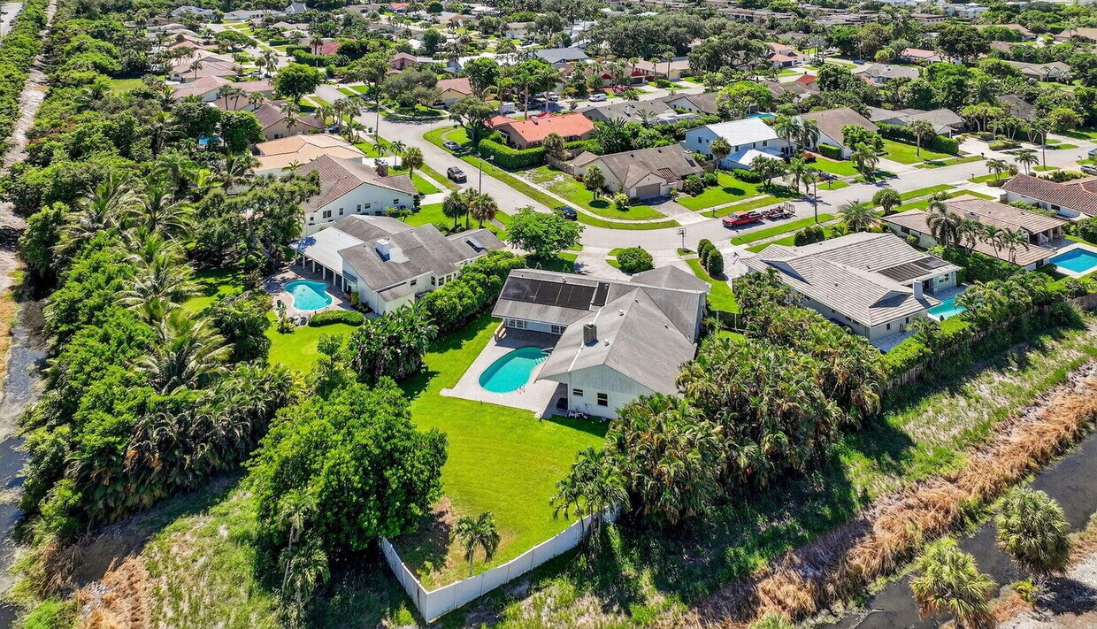 Foto principal - 1599 NW 14th Ave