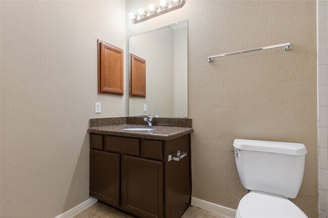 Foto del edificio - 9104 N Green River Dr