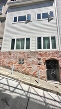 Building Photo - 52 Genoa Pl