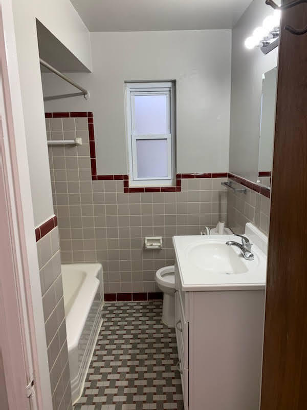 Refinished Bathroom - 6603 Chestnut St