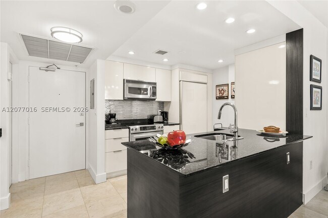 Foto del edificio - 10275 Collins Ave