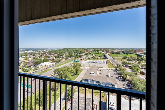 Building Photo - 600 Admiral Blvd