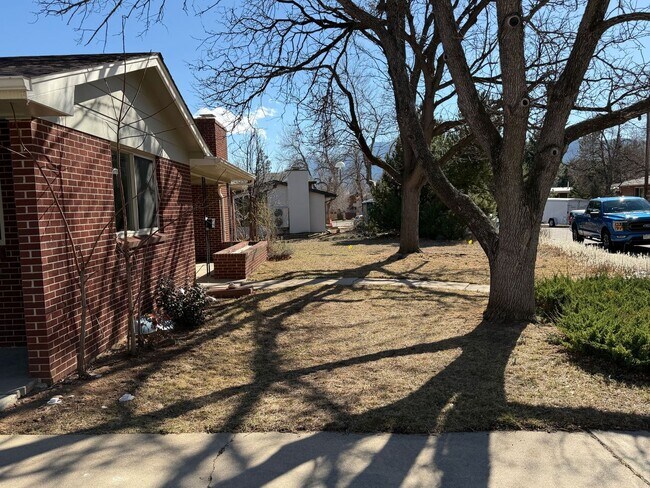 Building Photo - Open and Bright 3BD Home in Desirable Boulder Neighborhood