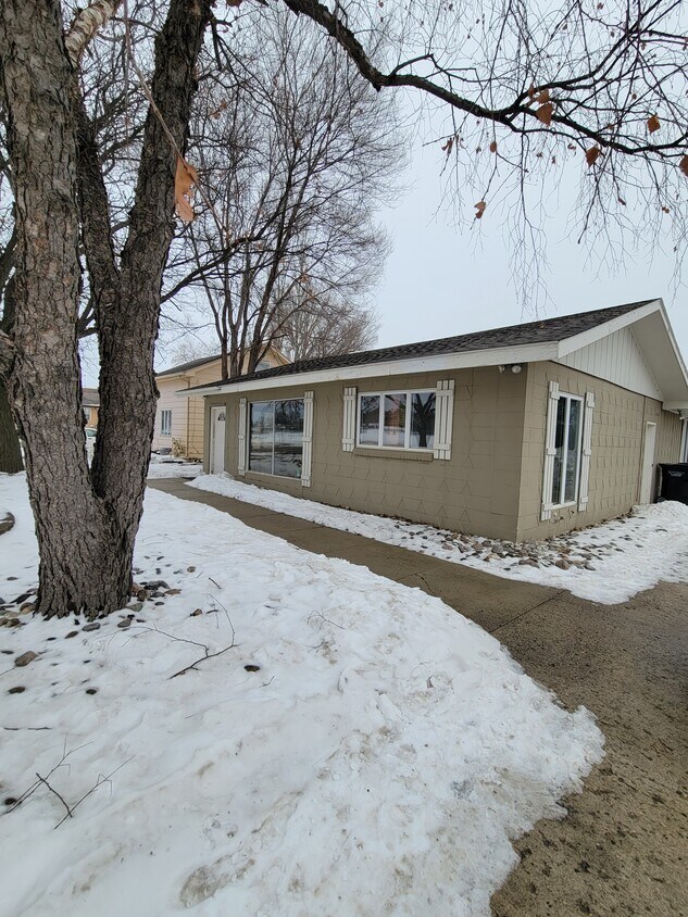 Foto principal - 604 Medary Ave S