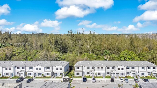 Foto del edificio - 250 SE 10th St