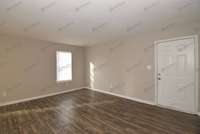 Building Photo - $850 - 2 bed/1 bath Apartment in North Aug...
