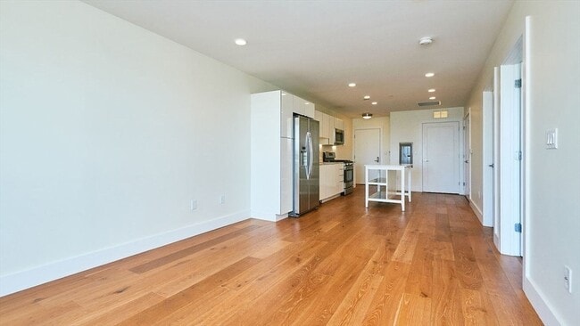Building Photo - 250 Meridian St