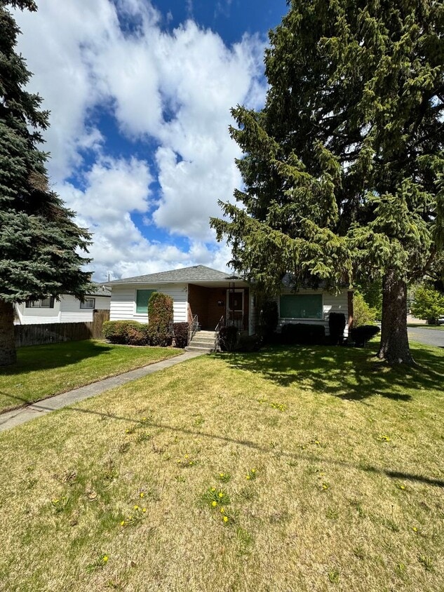 Foto principal - South Hill Cozy 3 bed 2 bath