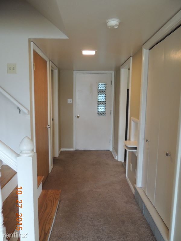 Foto del edificio - 3 br, 1.5 bath Townhome - 220 5th St W