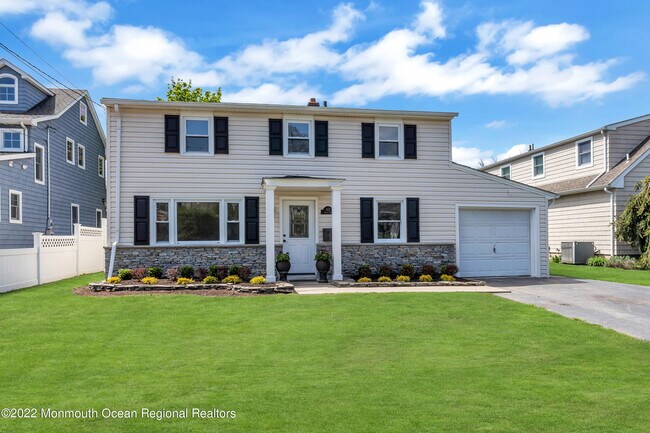 Foto del edificio - 817 Shore Rd