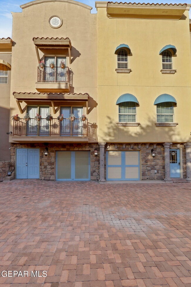 Building Photo - 6350 Escondido Dr