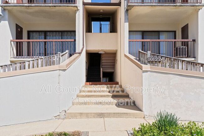 Building Photo - 10122 Campus Way S