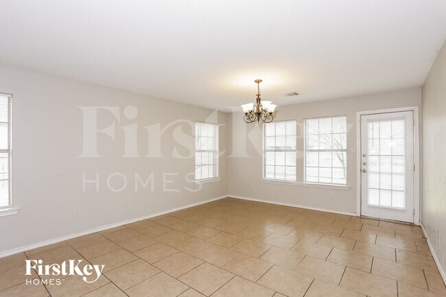 Foto del edificio - 6612 Gillis Johnson St