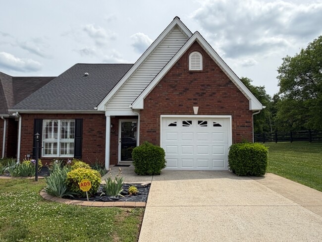 Photo - 1702 Thomas Ct Townhome