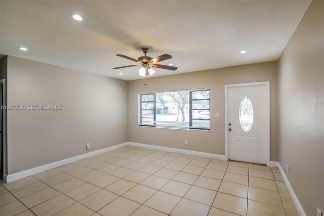 Foto del edificio - 1761 NE 170th St