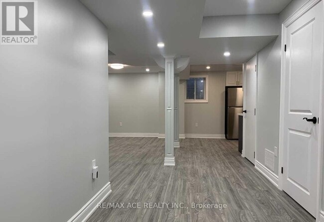 Building Photo - 36 Gillett Dr