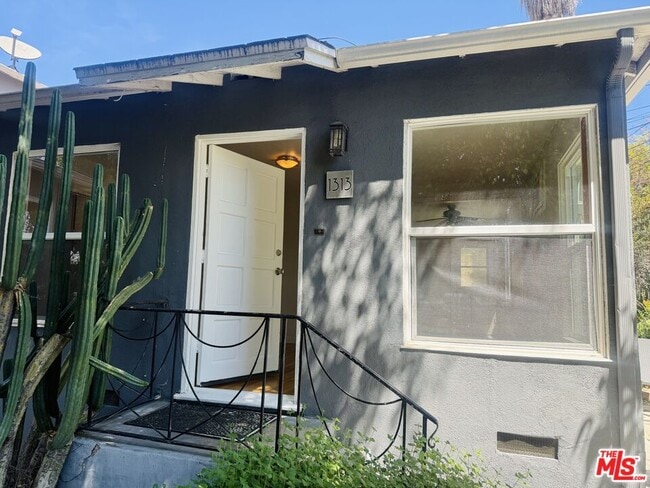 Building Photo - 1313 Douglas St