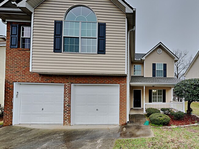 Building Photo - 5840 Colonnade Dr