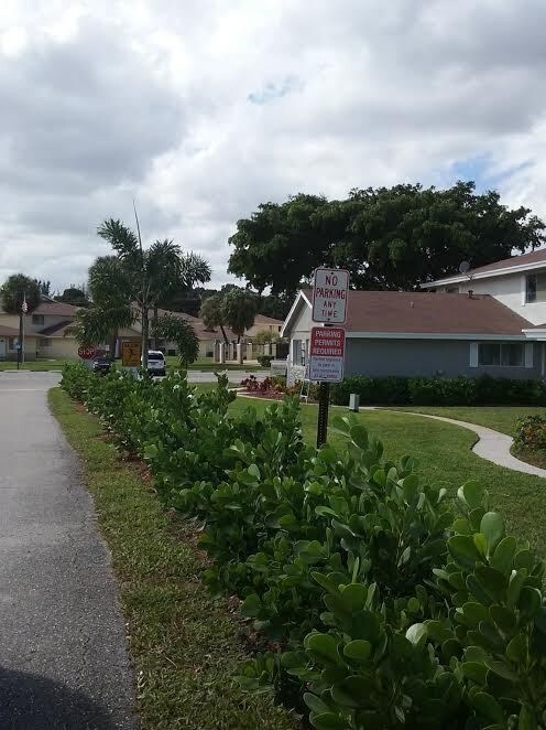 Building Photo - 2 br, 1 bath House - 206 E TIFFANY DR #4