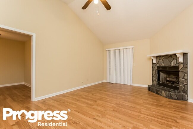 Building Photo - 1610 Summit Ridge