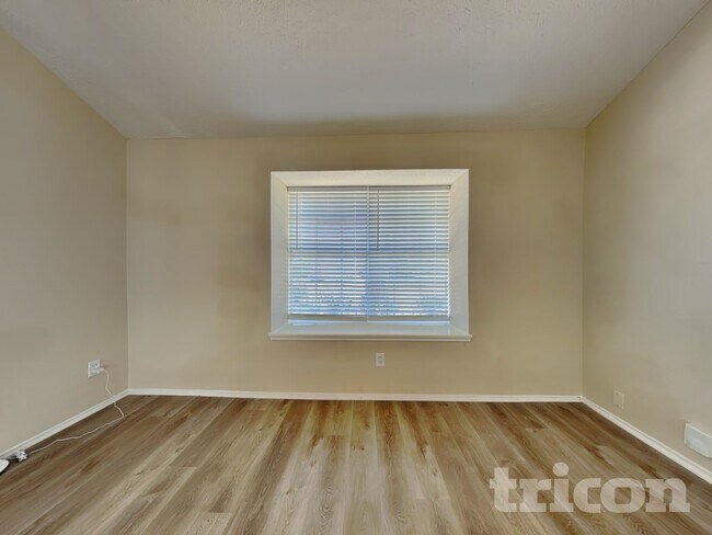 Foto del edificio - 1223 Cowden Ct