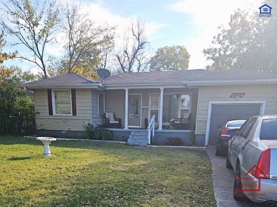 Foto principal - 2204 NW Denver Ave