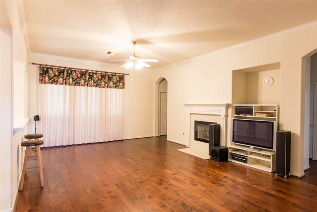 Foto del edificio - 9115 Sunny Ridge Dr