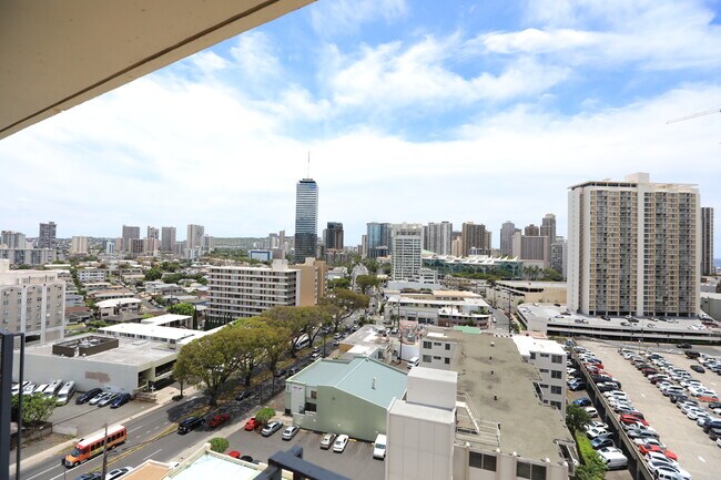 Vista de la ciudad - 1650 Kanunu St