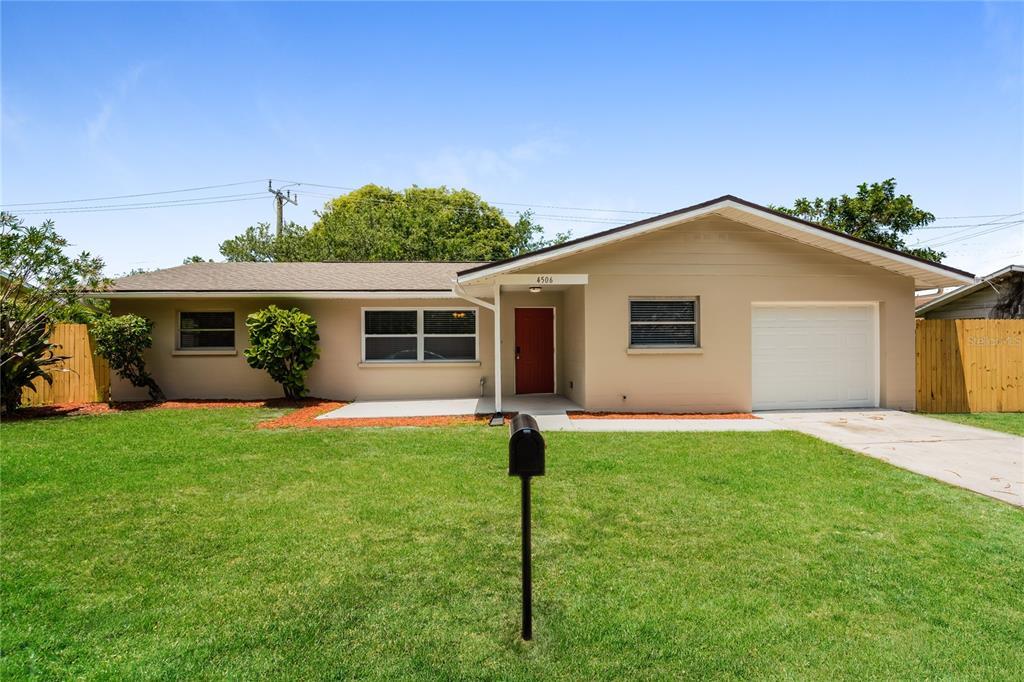 Foto principal - 4506 9th St W