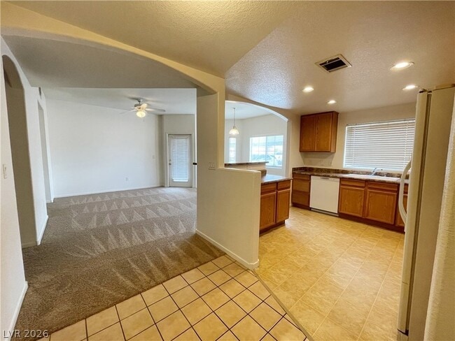 Building Photo - 6160 Rumrill St