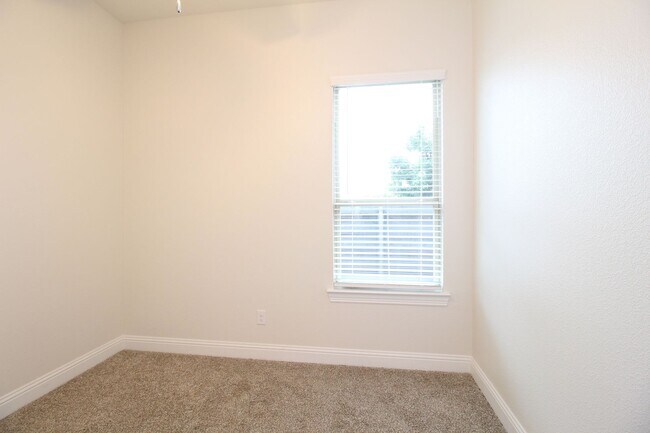 Foto del edificio - 7401 Hawthorne Wy