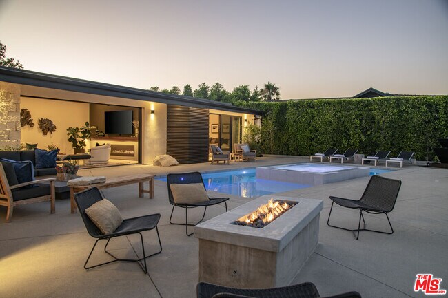 Foto del edificio - 3526 Wrightwood Ct