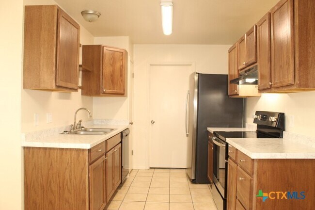 Foto del edificio - 2713 Fieldstone Dr