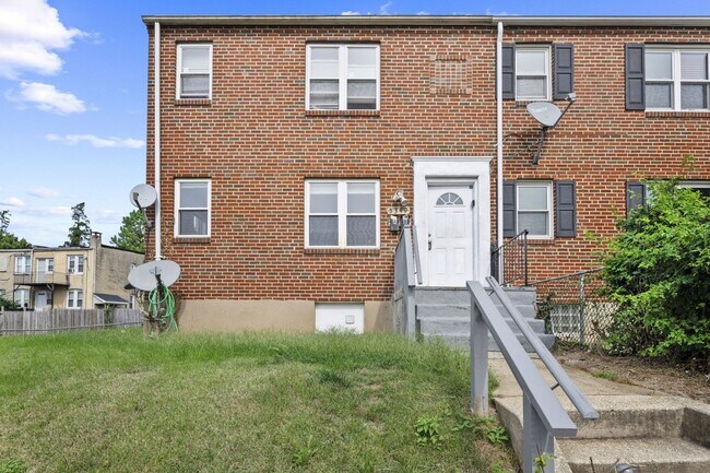 Building Photo - 5349 Nelson Ave