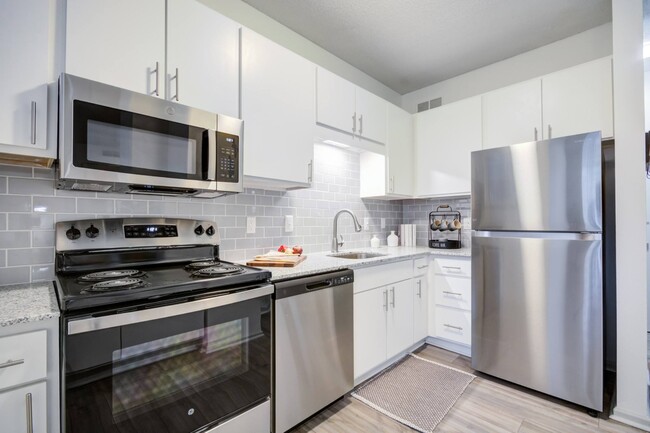 Building Photo - The Waters at Chenal Apartments