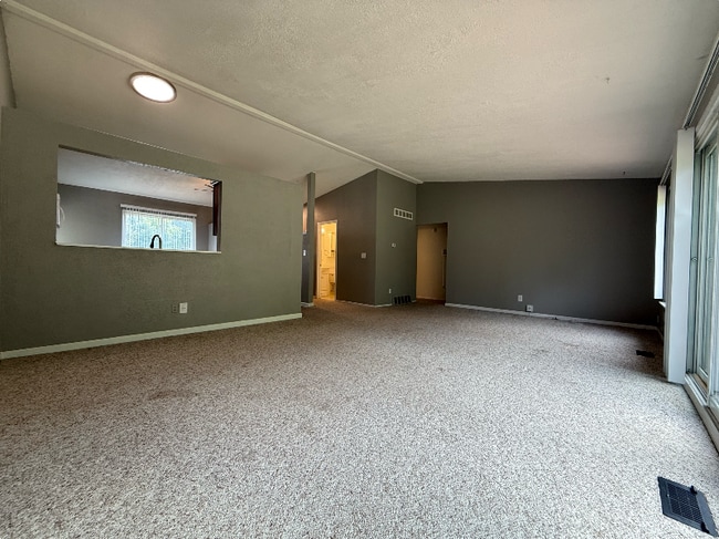 Building Photo - 4305 Old Castle Cir