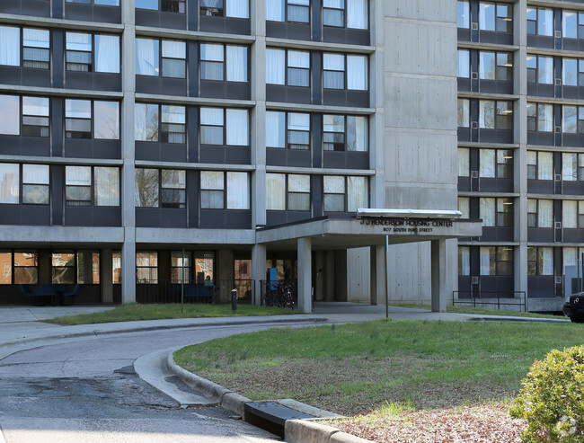 Foto del edificio - JJ Henderson Housing Center