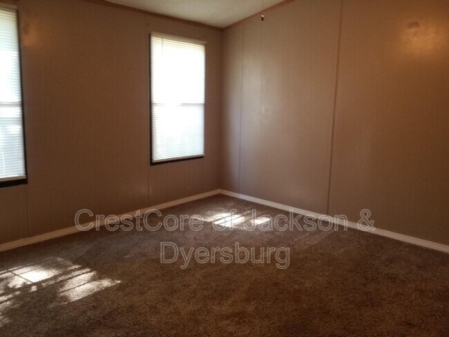 Building Photo - 3956 Christmasville Rd
