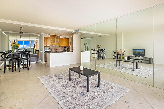 Foto del edificio - 2121 N Ocean Blvd