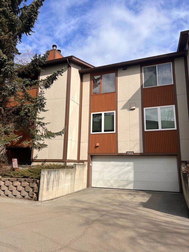 Primary Photo - Top floor Condo in desirable area