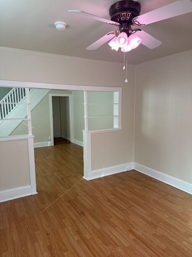 Building Photo - 705 Forest Dr