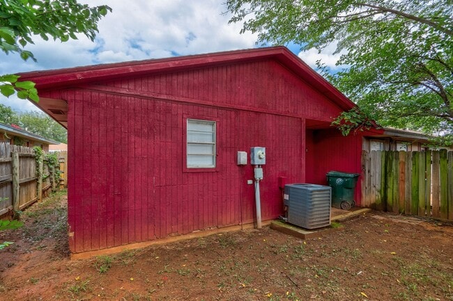 Building Photo - 2 Bedroom 2 Bath Townhouse in MWC!